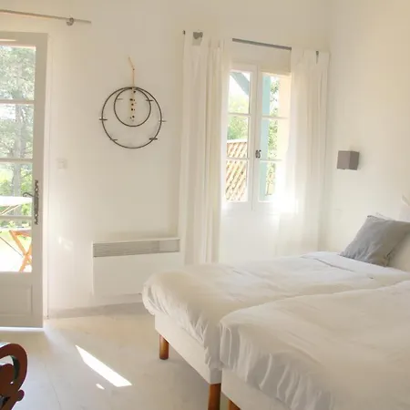 Prázdninový areál Au Petit Bernerot - Les De L'arbre Voyageur