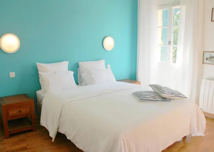 Au Petit Bernerot - Les De L'arbre Voyageur