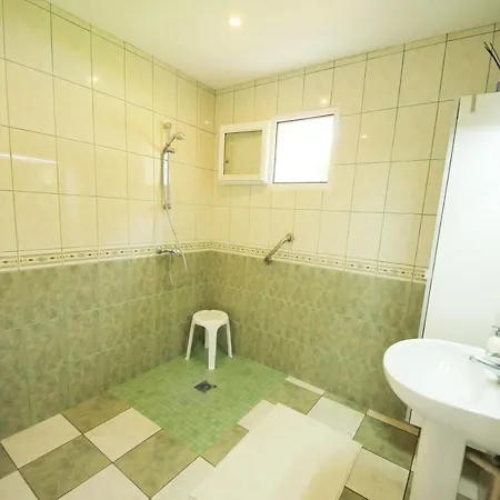 Au Petit Bernerot - Les De L'arbre Voyageur 홀리데이파크