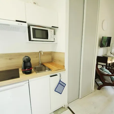 Au Petit Bernerot - Les De L'arbre Voyageur 에오즈