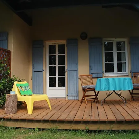 Au Petit Bernerot - Les De L'arbre Voyageur Holiday park Eauze