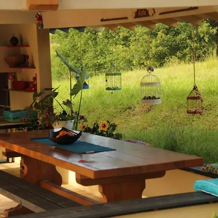 홀리데이파크 Au Petit Bernerot - Les De L'arbre Voyageur